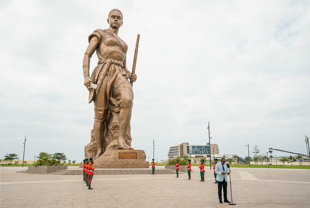 Statue de l'Amazone à Cotonou - Bénin